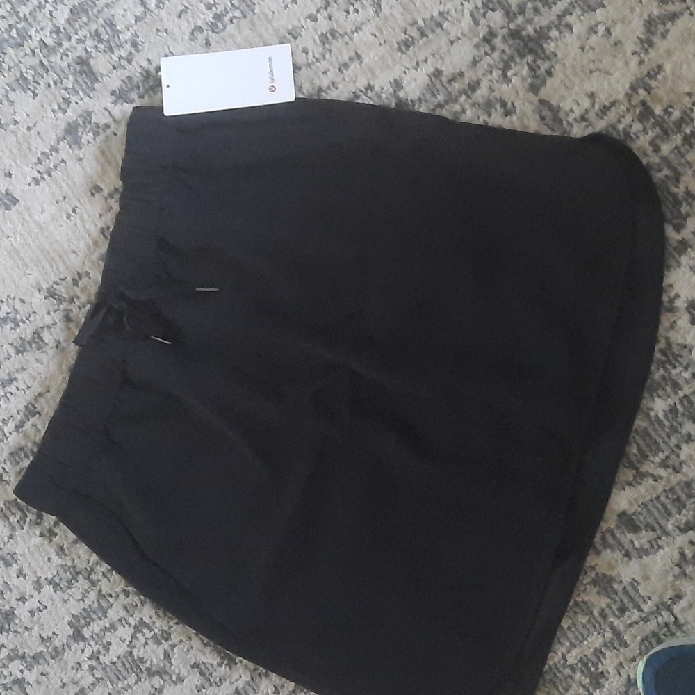 Lululemon black sport skirt, 14